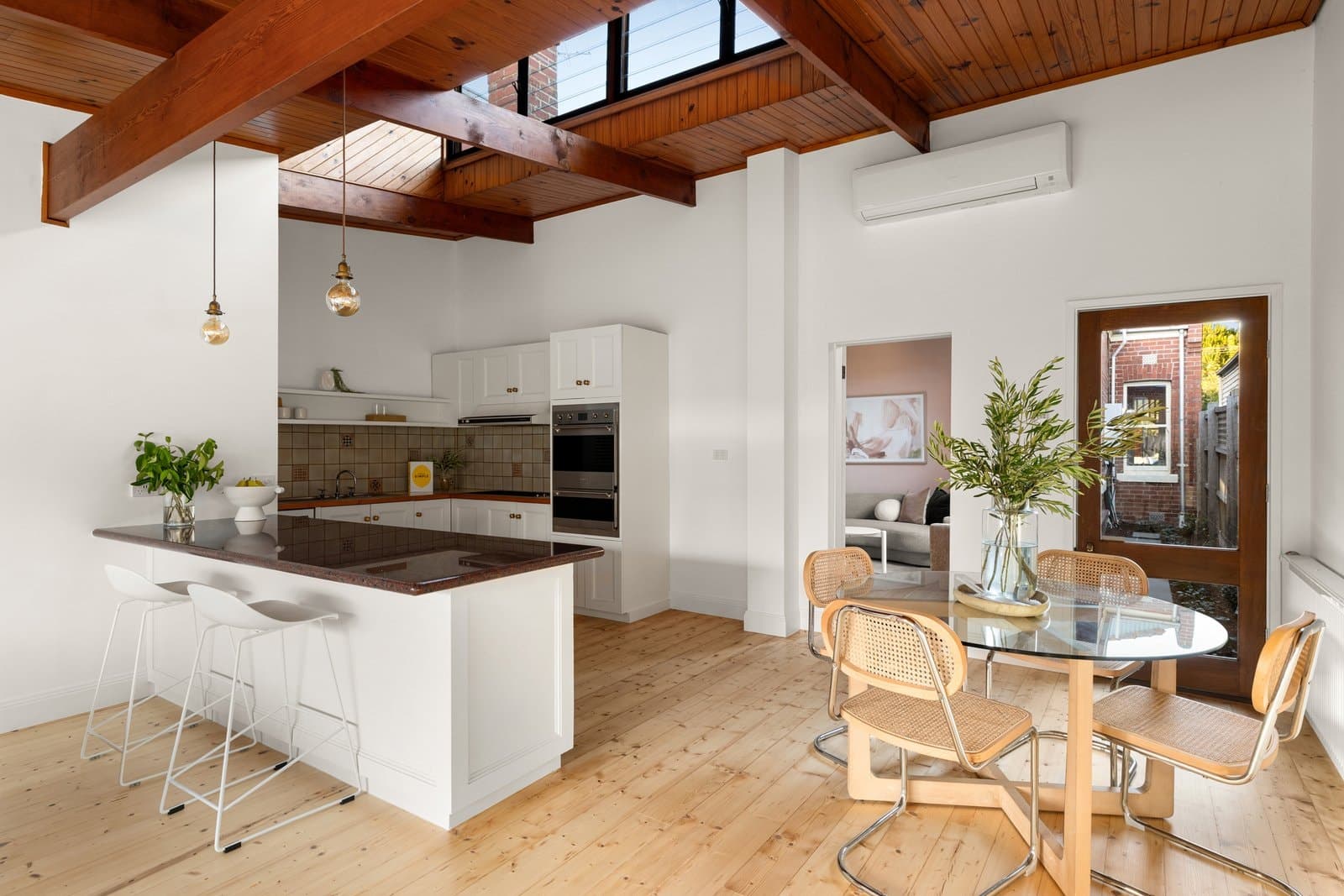 18 Park Road, Middle Park - Thumbnail 2