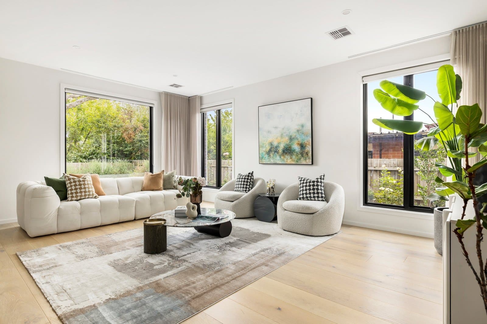 30 Glendale Street, Surrey Hills - Thumbnail 2