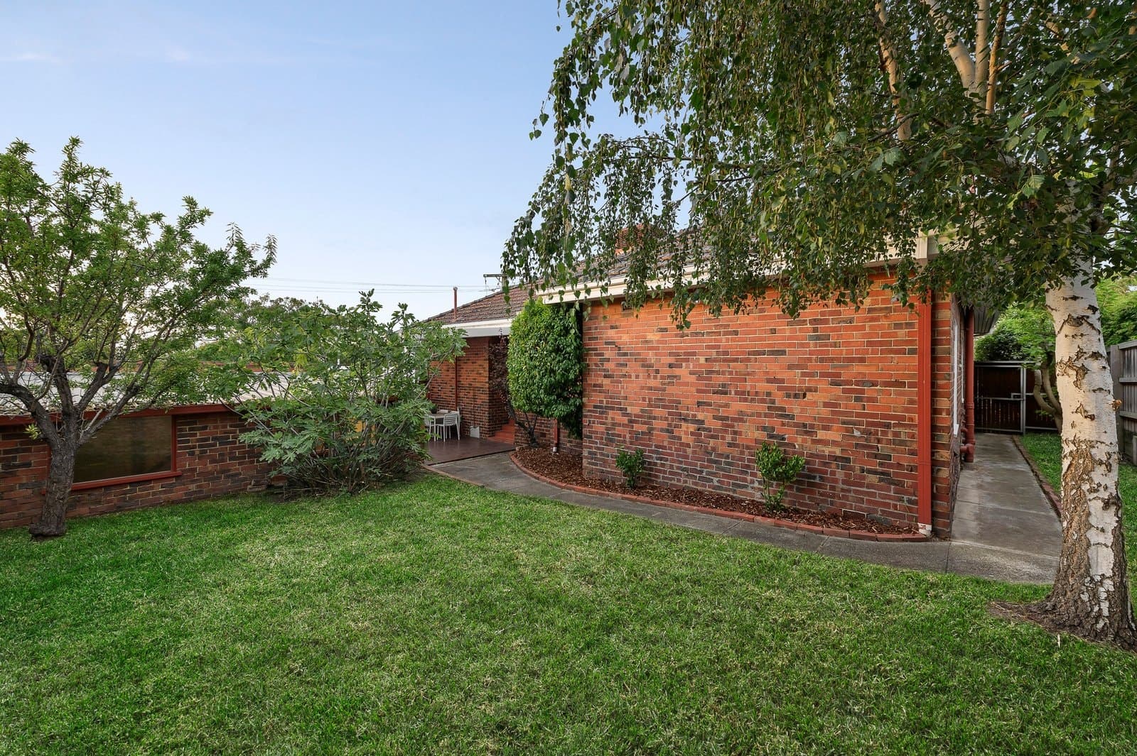 350 Barkers Road, Hawthorn - Thumbnail 2