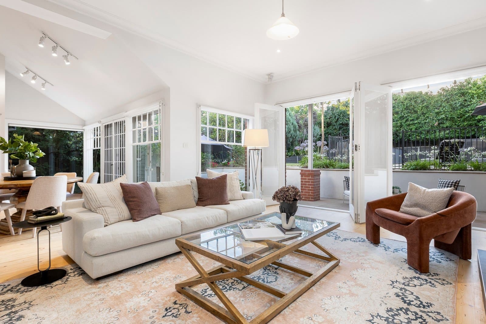 1678 - 1680 Malvern Road, Glen Iris - Thumbnail 3