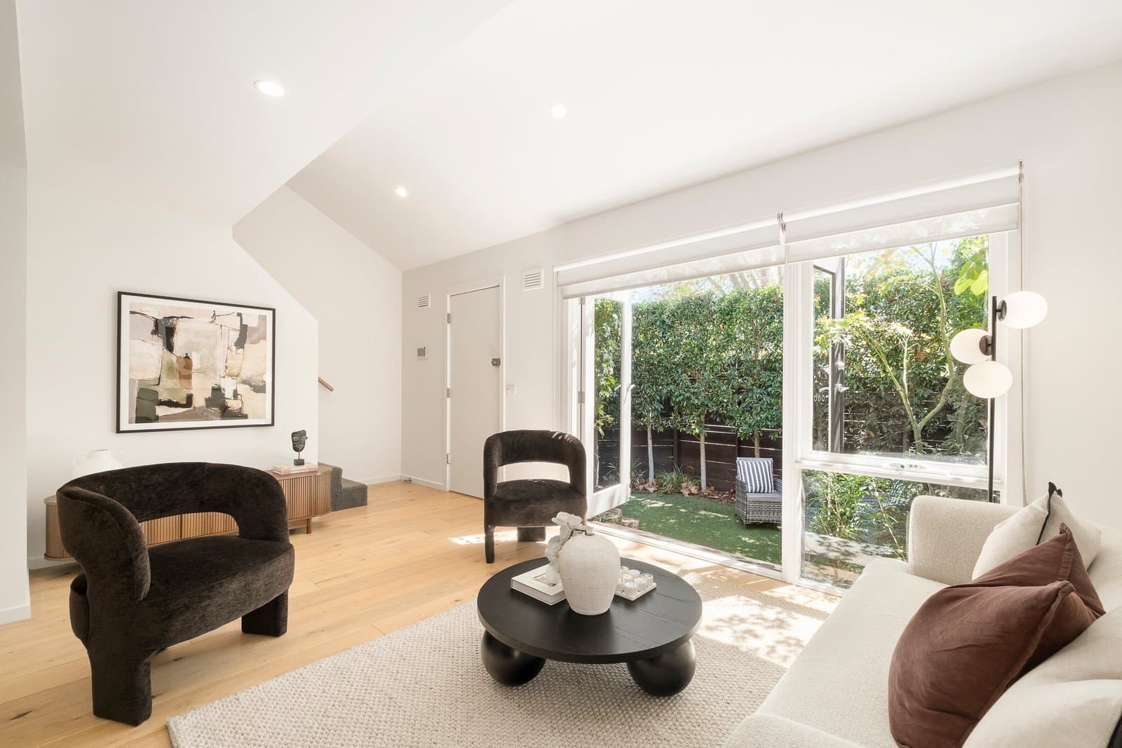 1/184 Brougham Street, Kew - Thumbnail 3