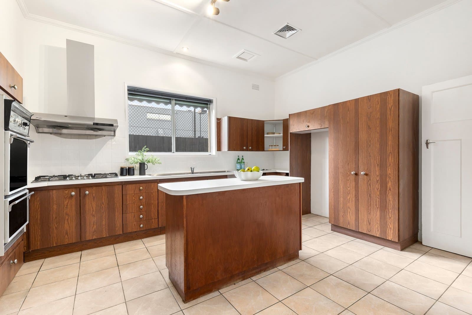 1/16 Omar Street, Caulfield South - Thumbnail 4