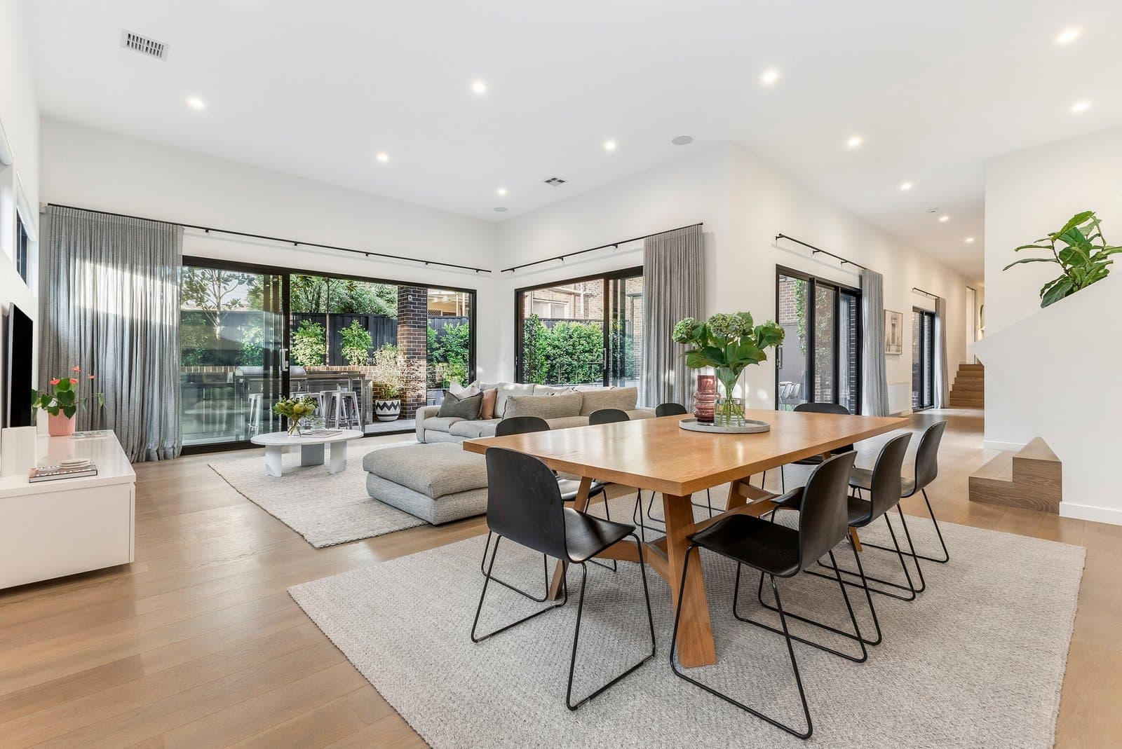166 Glen Iris Road, Glen Iris - Thumbnail 2