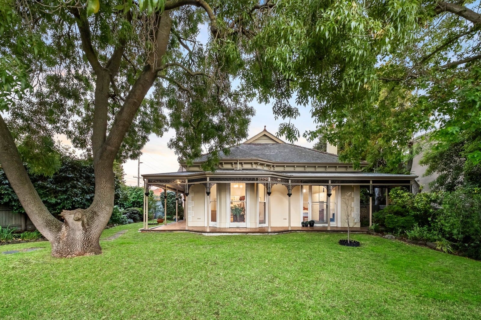 17 Hawthorn Road, Caulfield North - Image 1