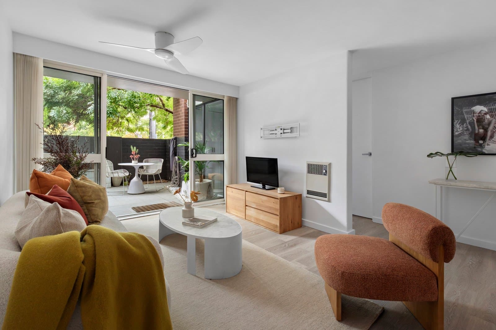 2/140 Kerferd Road, Albert Park - Thumbnail 2