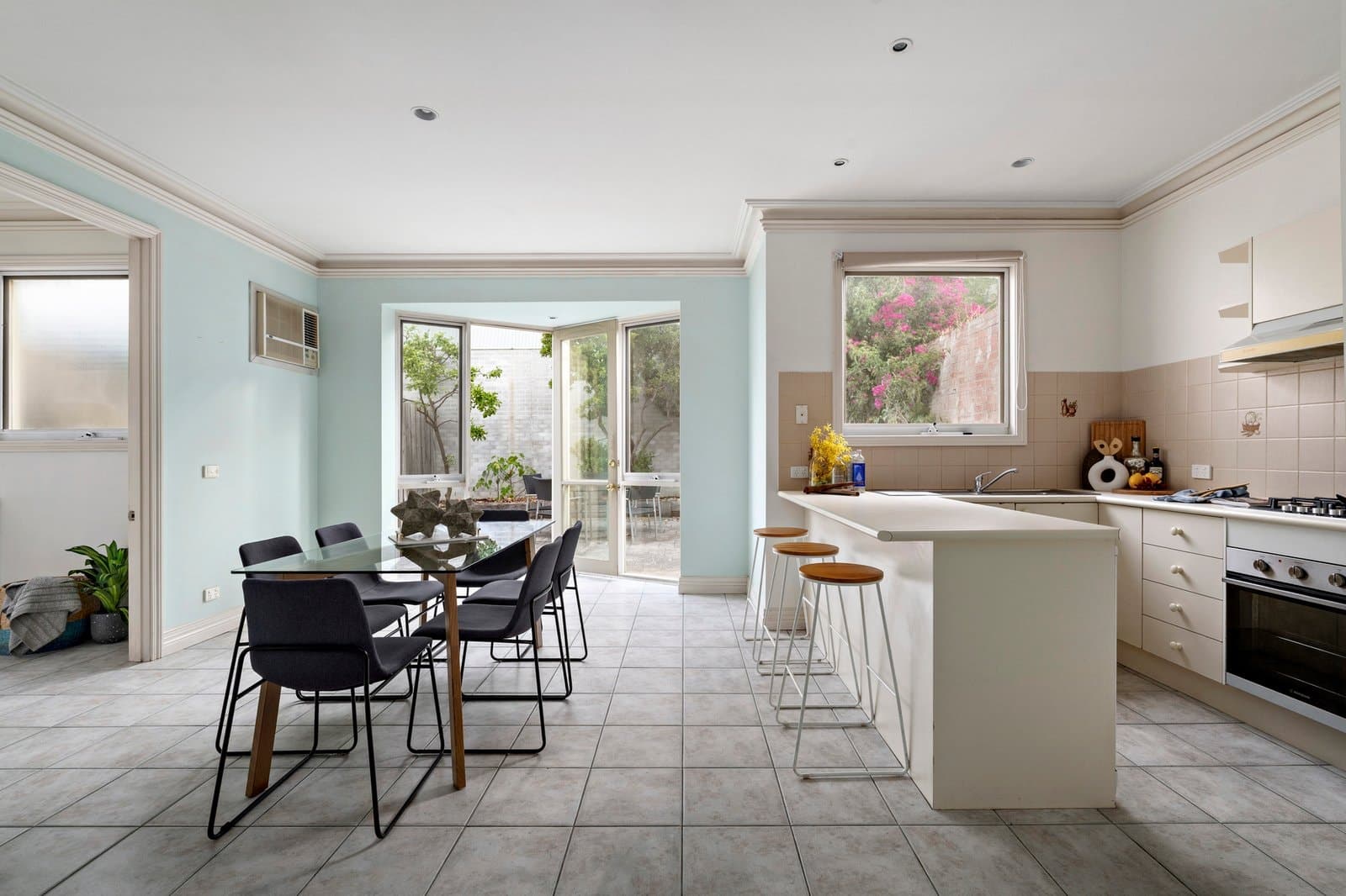 1/12 Barlow Street, Port Melbourne - Thumbnail 6