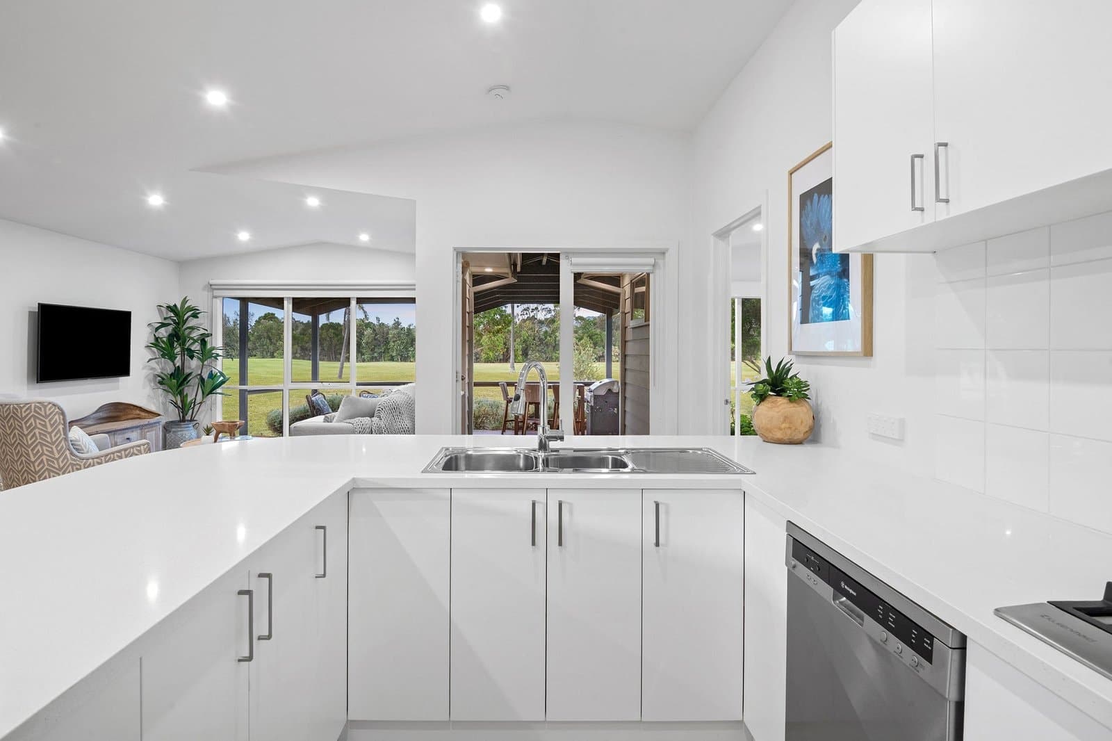 26 Lake View Drive, Safety Beach - Thumbnail 4