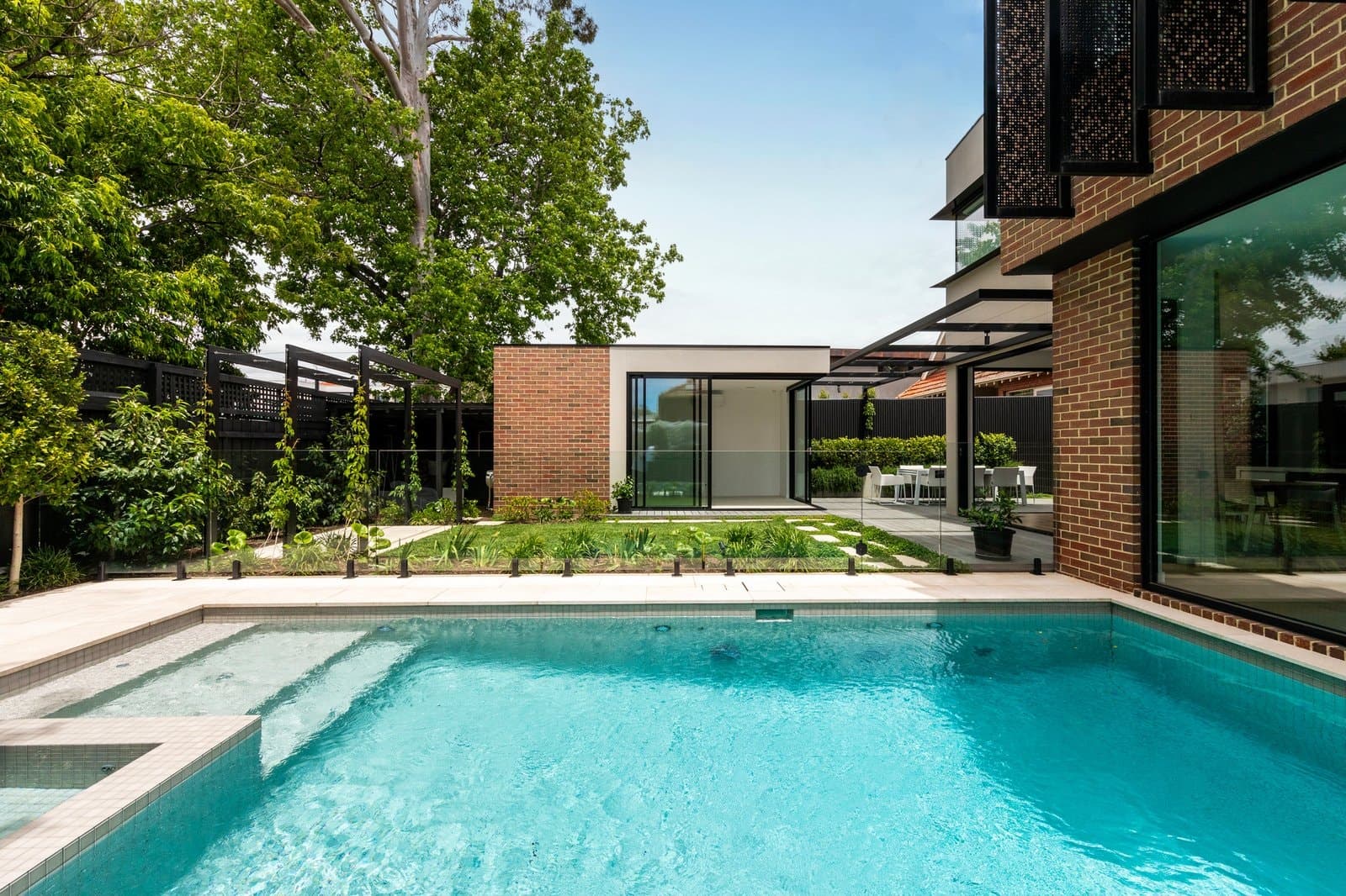 8 Grace Street, Malvern - Thumbnail 2