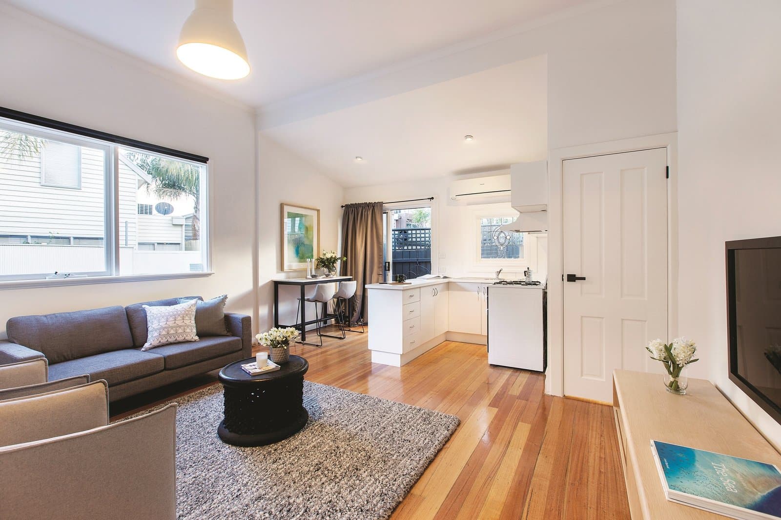 40 Smith Street, South Melbourne - Thumbnail 2