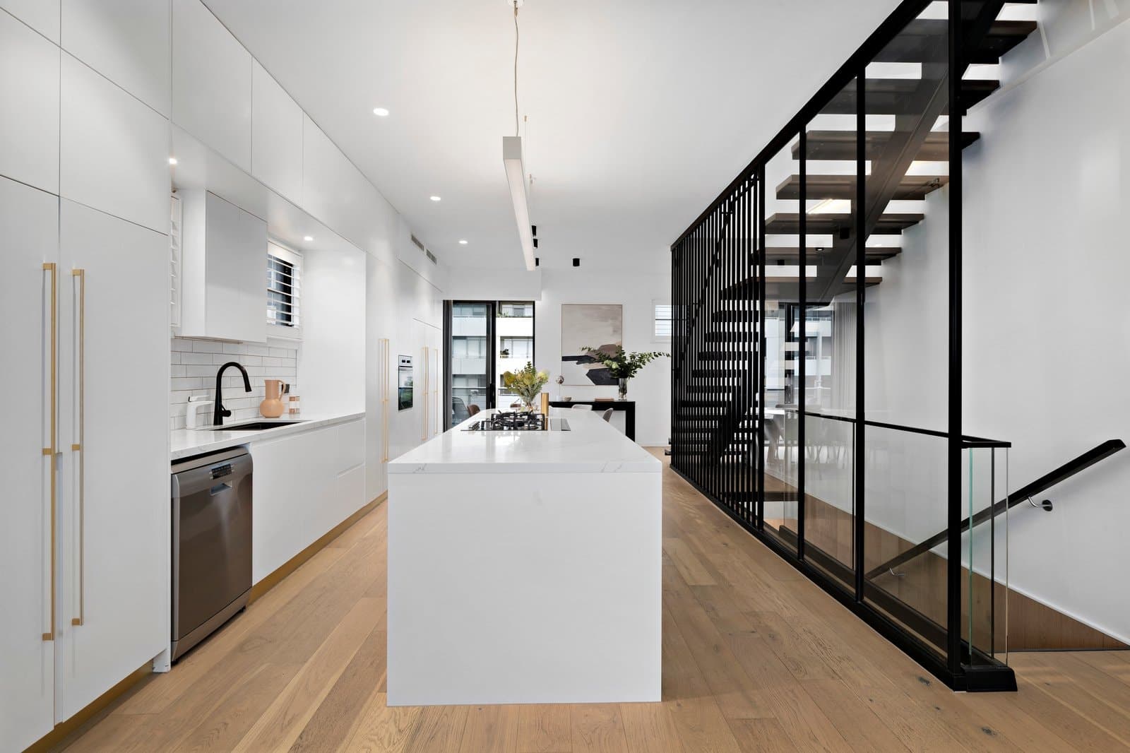 57/15 Beach Street, Port Melbourne - Thumbnail 2