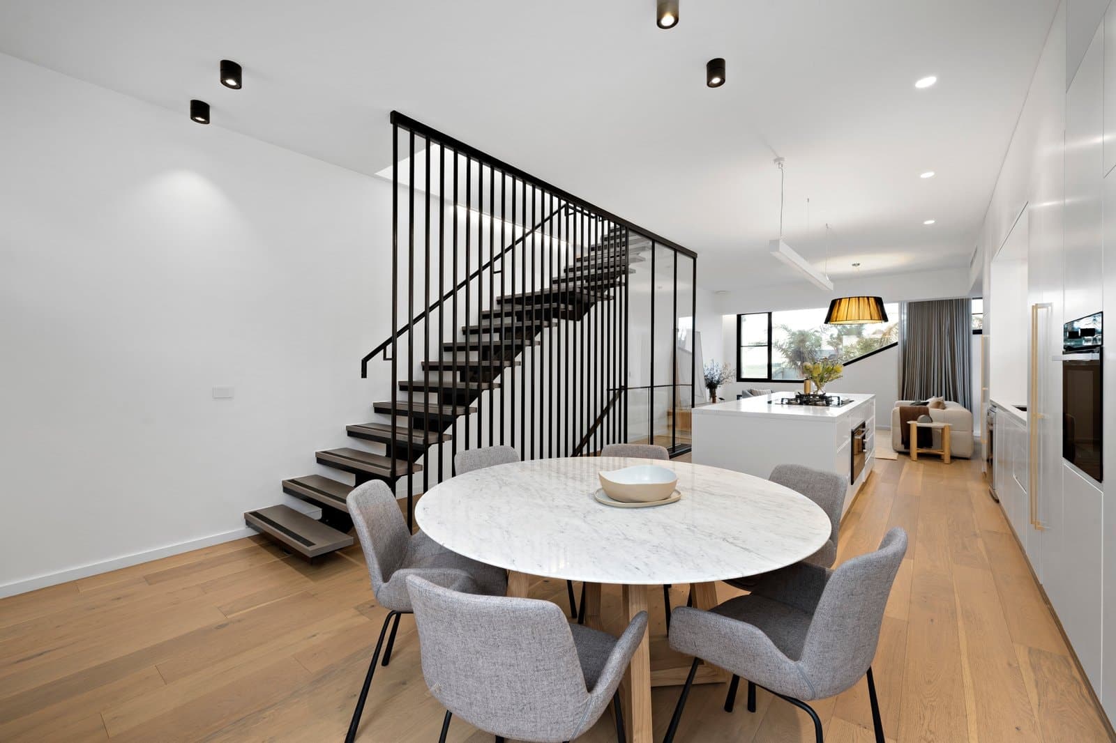 57/15 Beach Street, Port Melbourne - Thumbnail 3