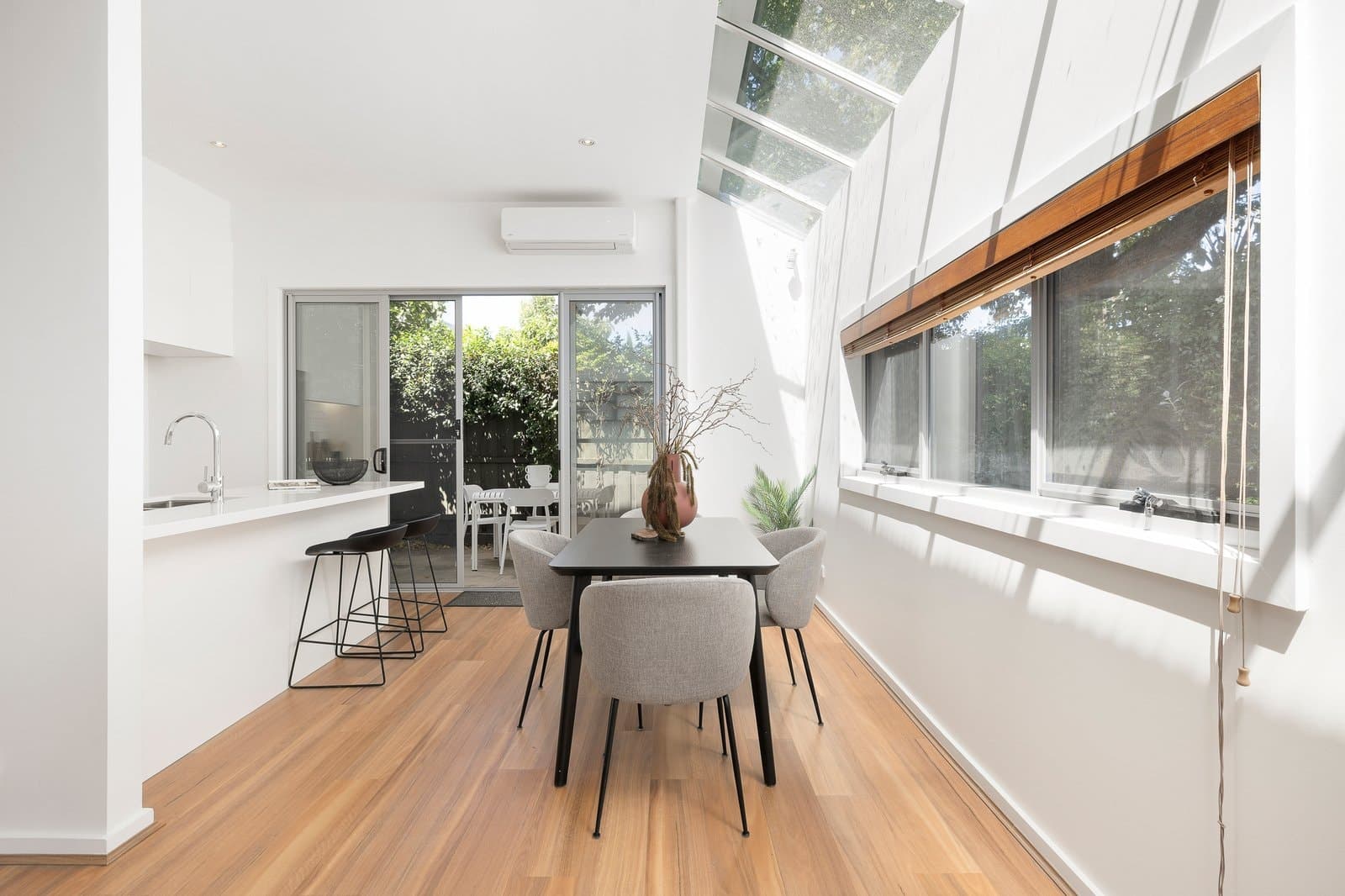 4/4 Mary Street, Windsor - Thumbnail 2