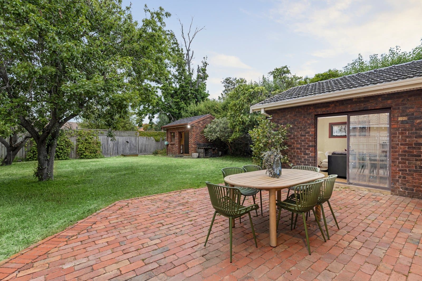 24 Montclair Avenue, Brighton - Thumbnail 2