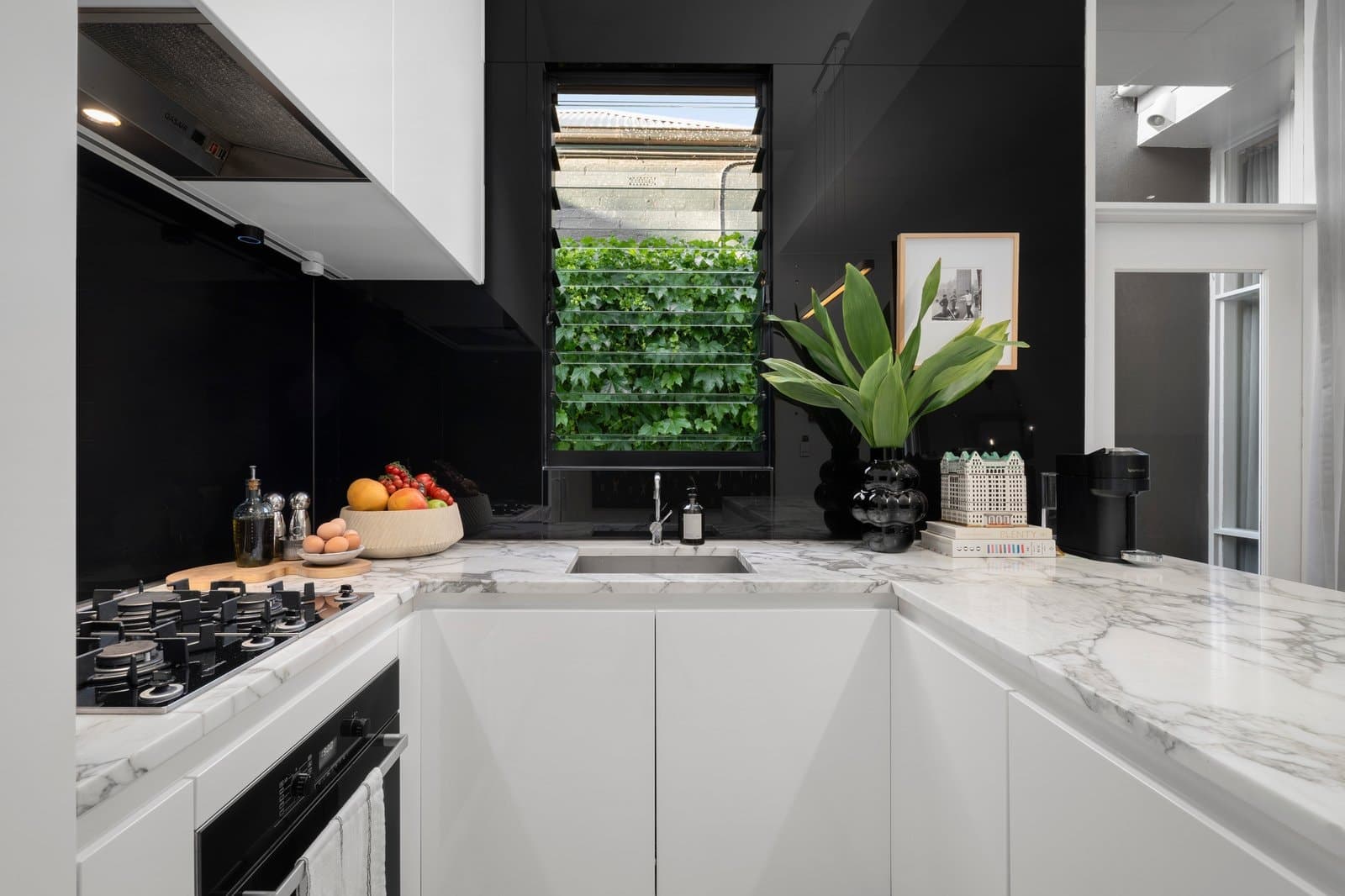 64 Surrey Road, South Yarra - Thumbnail 7