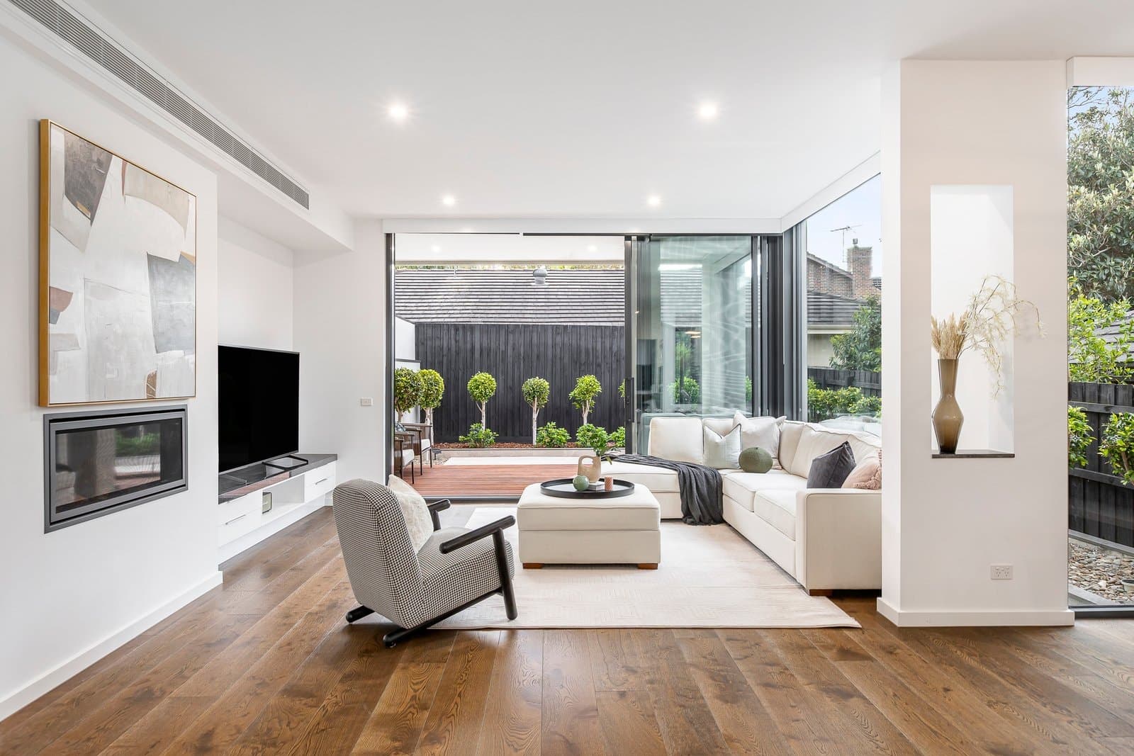 3B Carrington Grove, Brighton East - Thumbnail 3