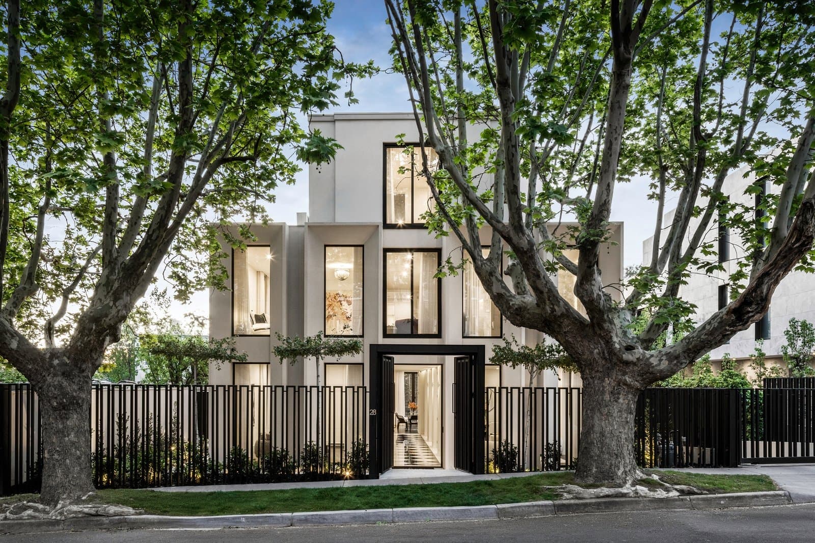 28 Hill Street, Toorak - Thumbnail 3