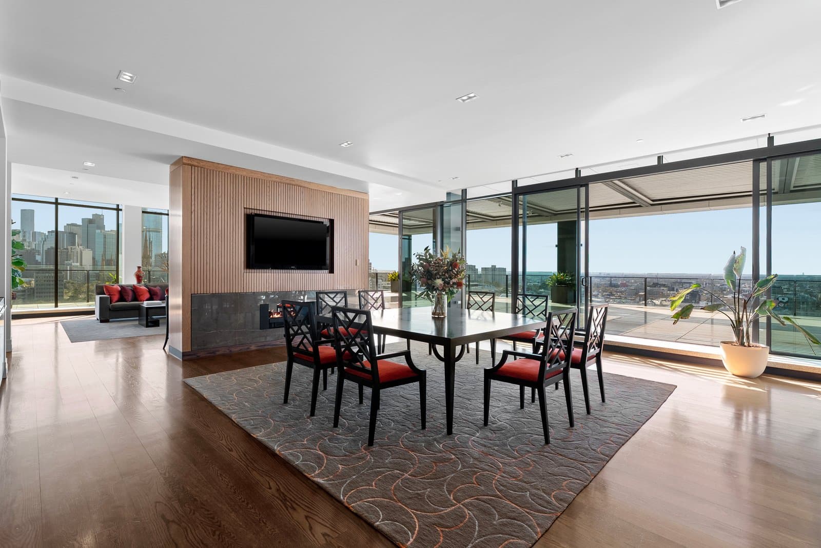 1102/150 Clarendon Street, East Melbourne - Thumbnail 3