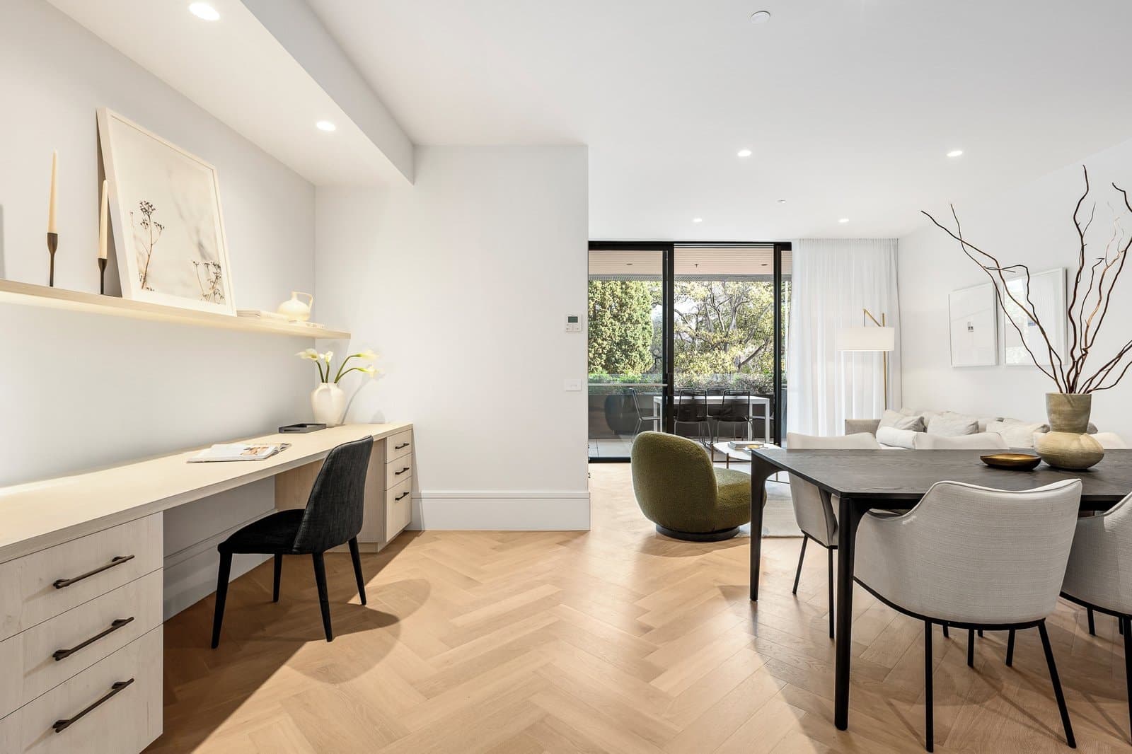 102/380 Albert Street, East Melbourne - Thumbnail 2