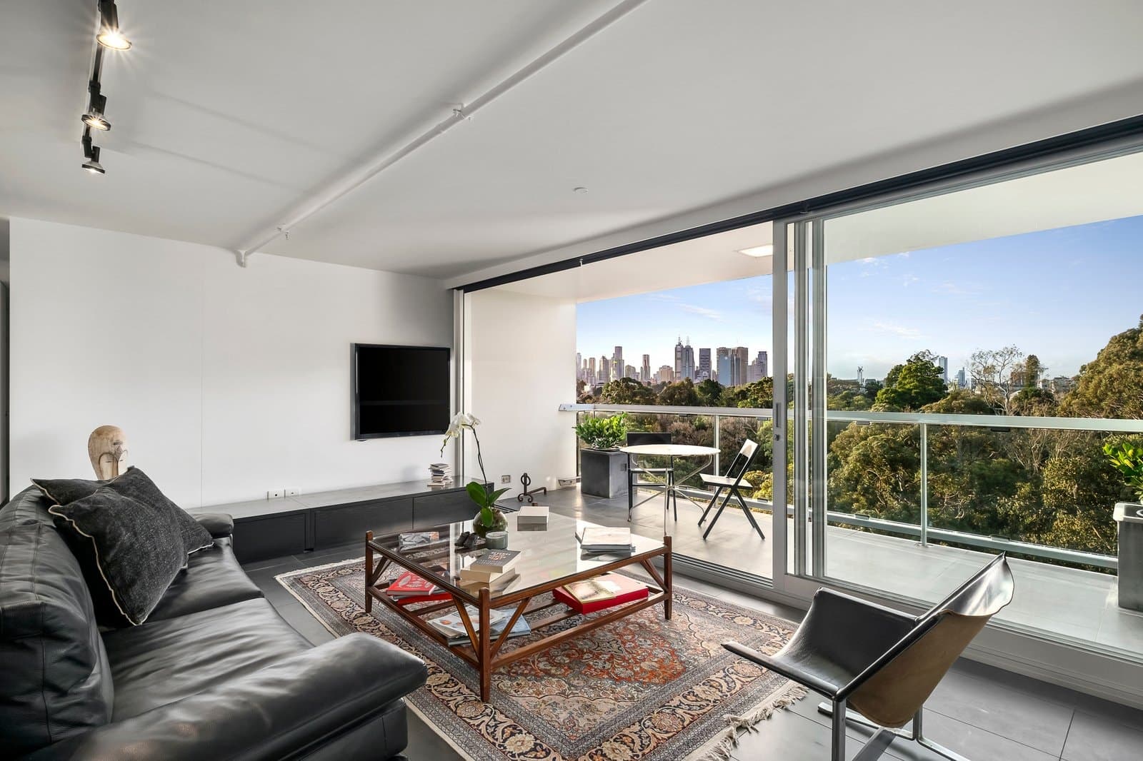 7.1 193 Domain Road, South Yarra - Thumbnail 2