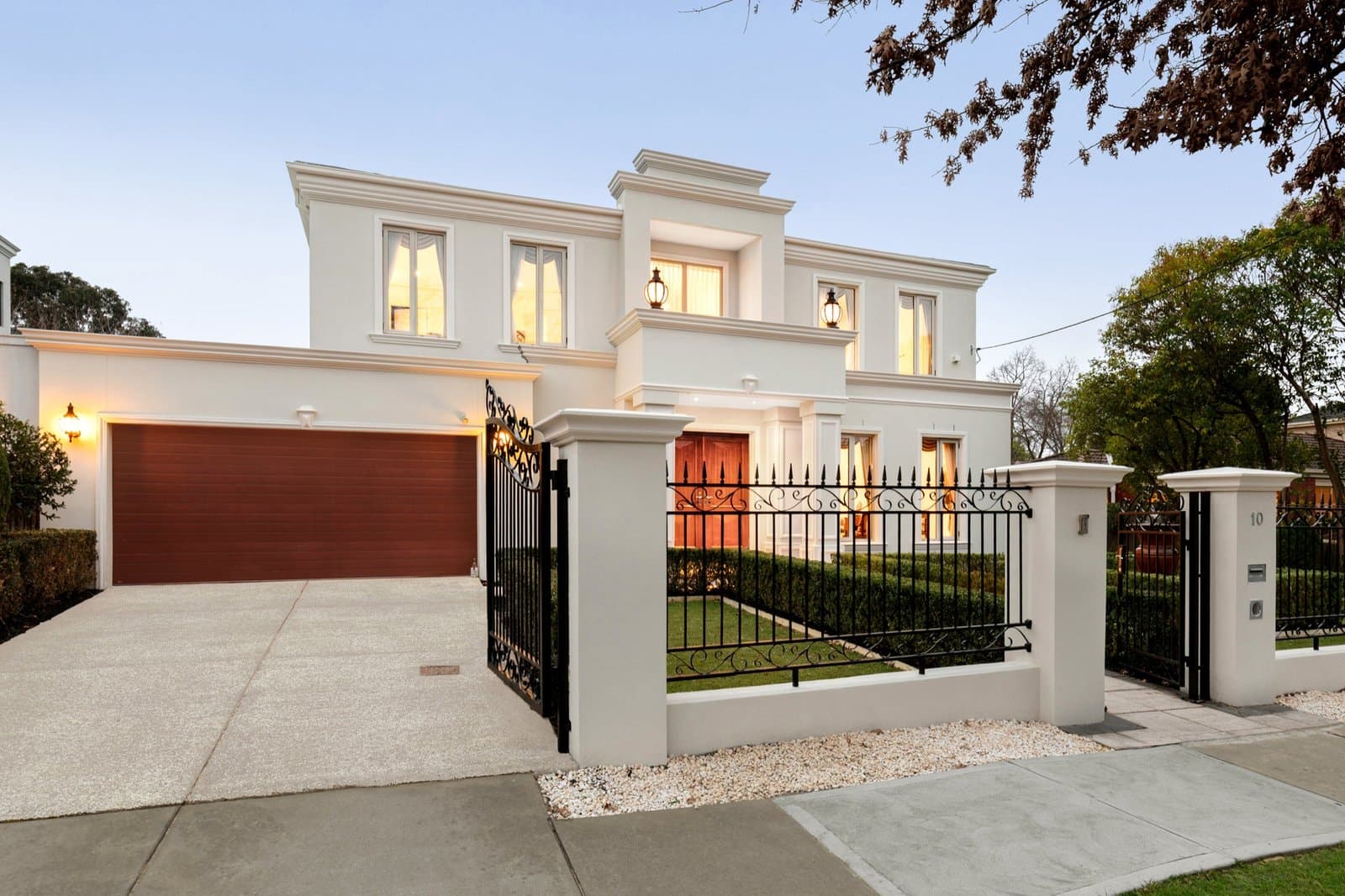 10 Bernborough Avenue, Balwyn - Thumbnail 2