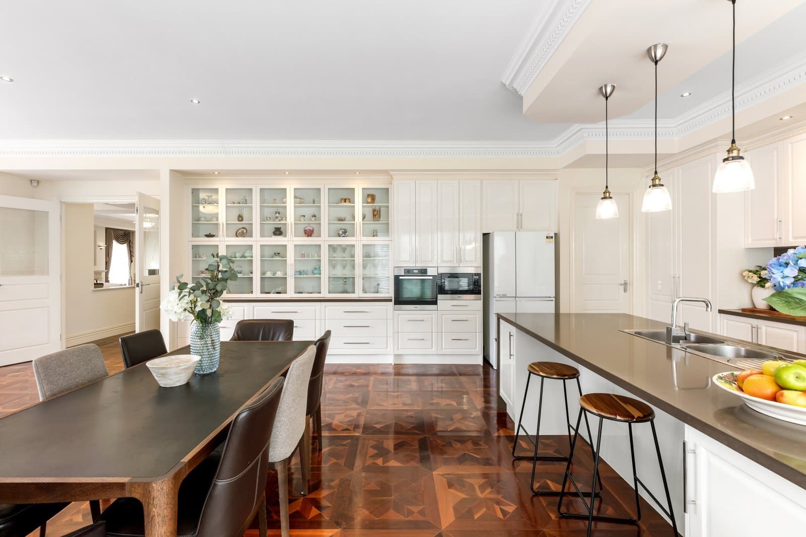 10 Bernborough Avenue, Balwyn - Thumbnail 5