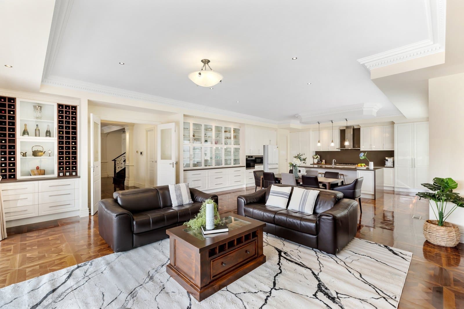 10 Bernborough Avenue, Balwyn - Thumbnail 8