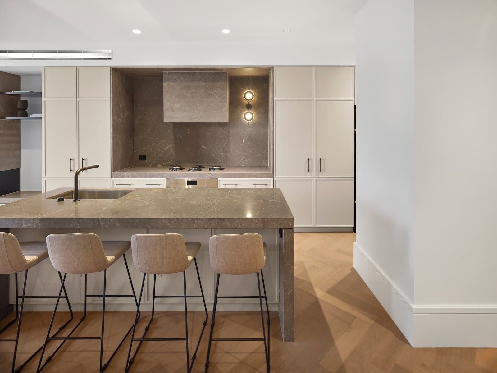 203/380 Albert Street, East Melbourne - Thumbnail 4