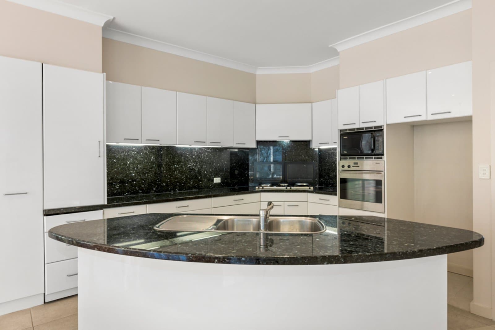 1 Nola Court, Toorak - Thumbnail 6