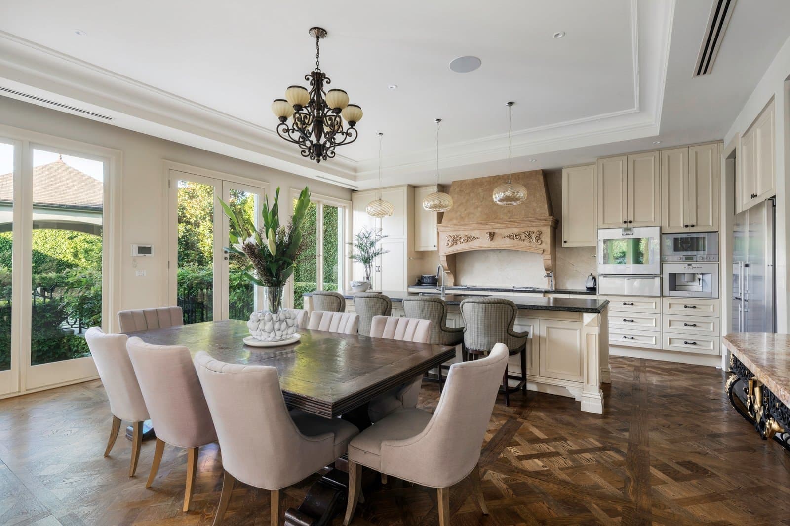 8 Montrose Court, Toorak - Thumbnail 6