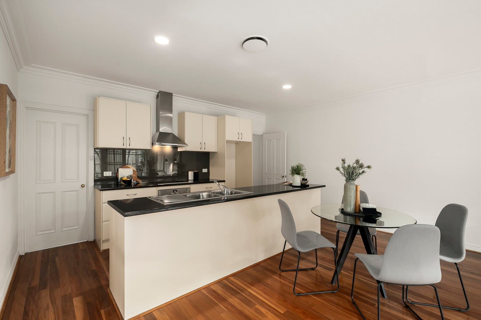 8 Paterson Street, Hawthorn - Thumbnail 4