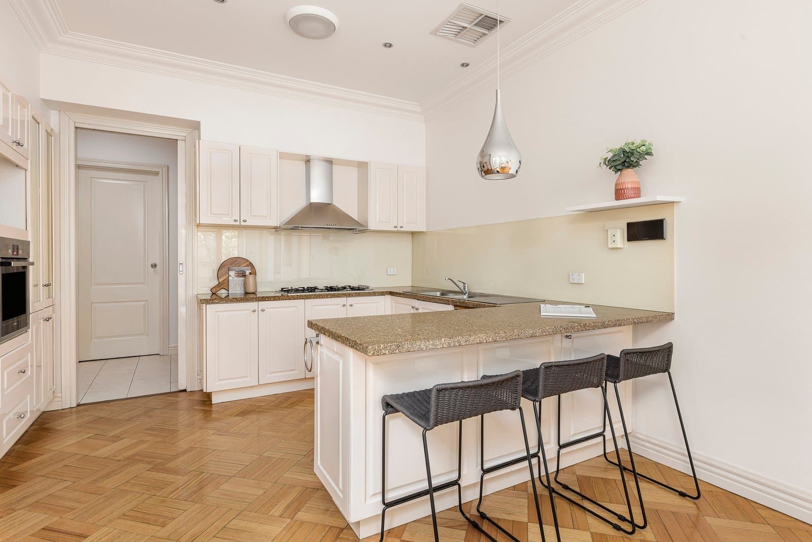 1/39 Callantina Road, Hawthorn - Thumbnail 3