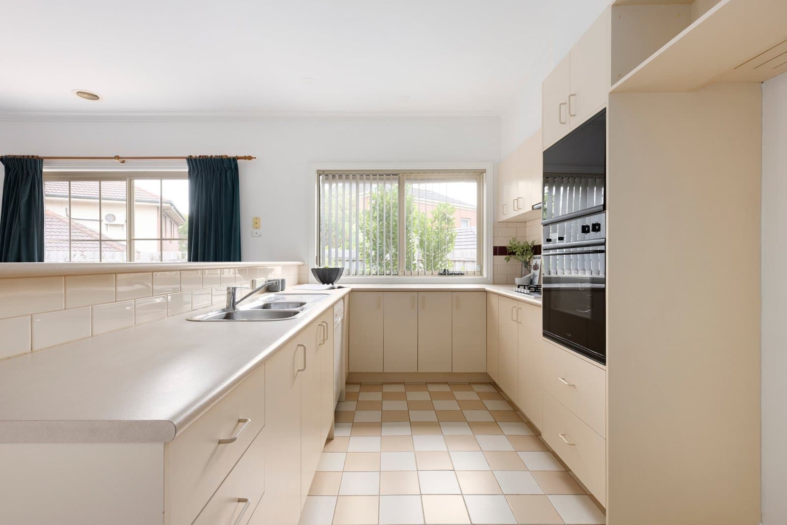 2A Hutchinson Drive, Kew - Thumbnail 4
