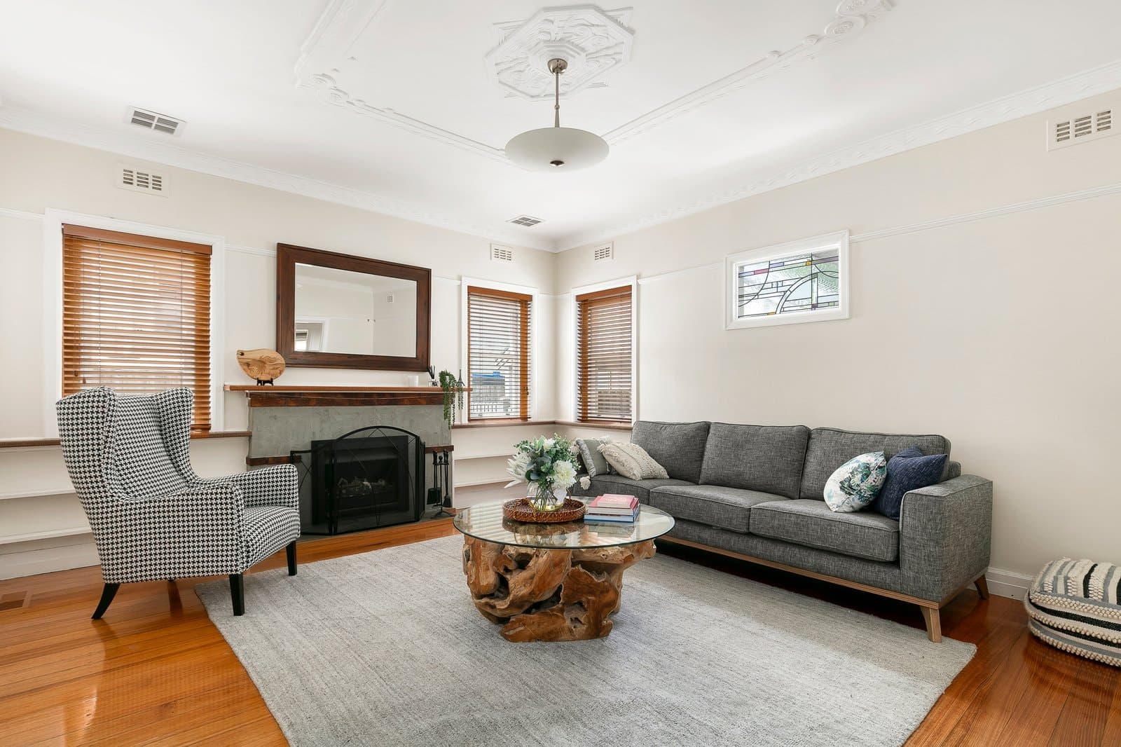 2 Catherine Street, Box Hill - Thumbnail 3