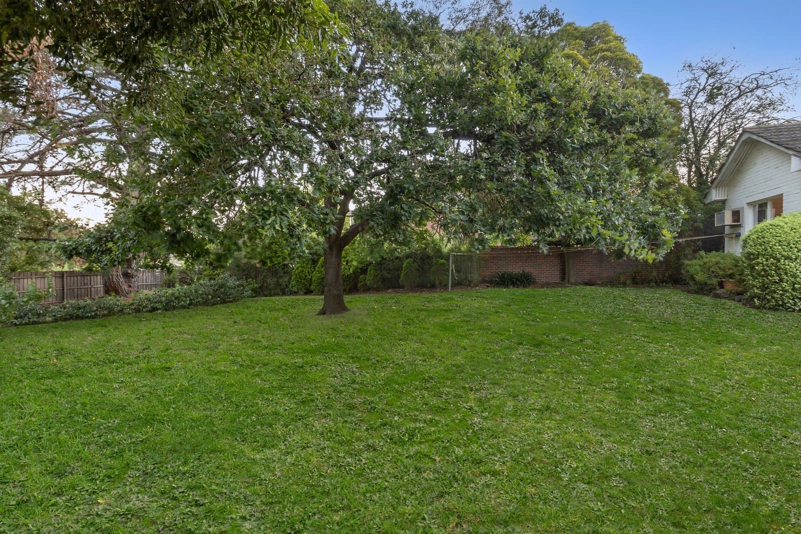 24 Francesca Street, Mont Albert North - Thumbnail 2