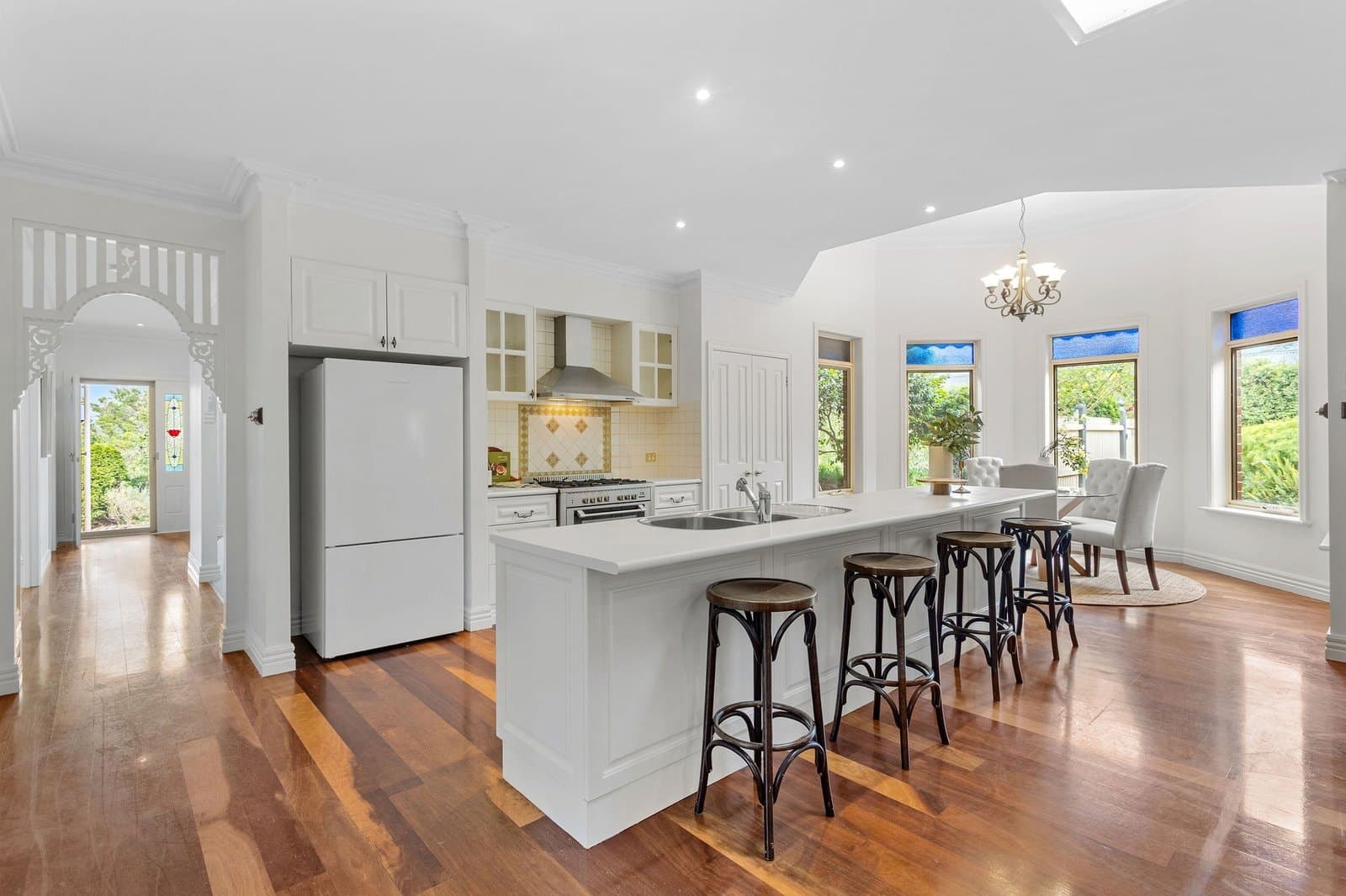 21 Kathleen Crescent, Mornington - Thumbnail 4