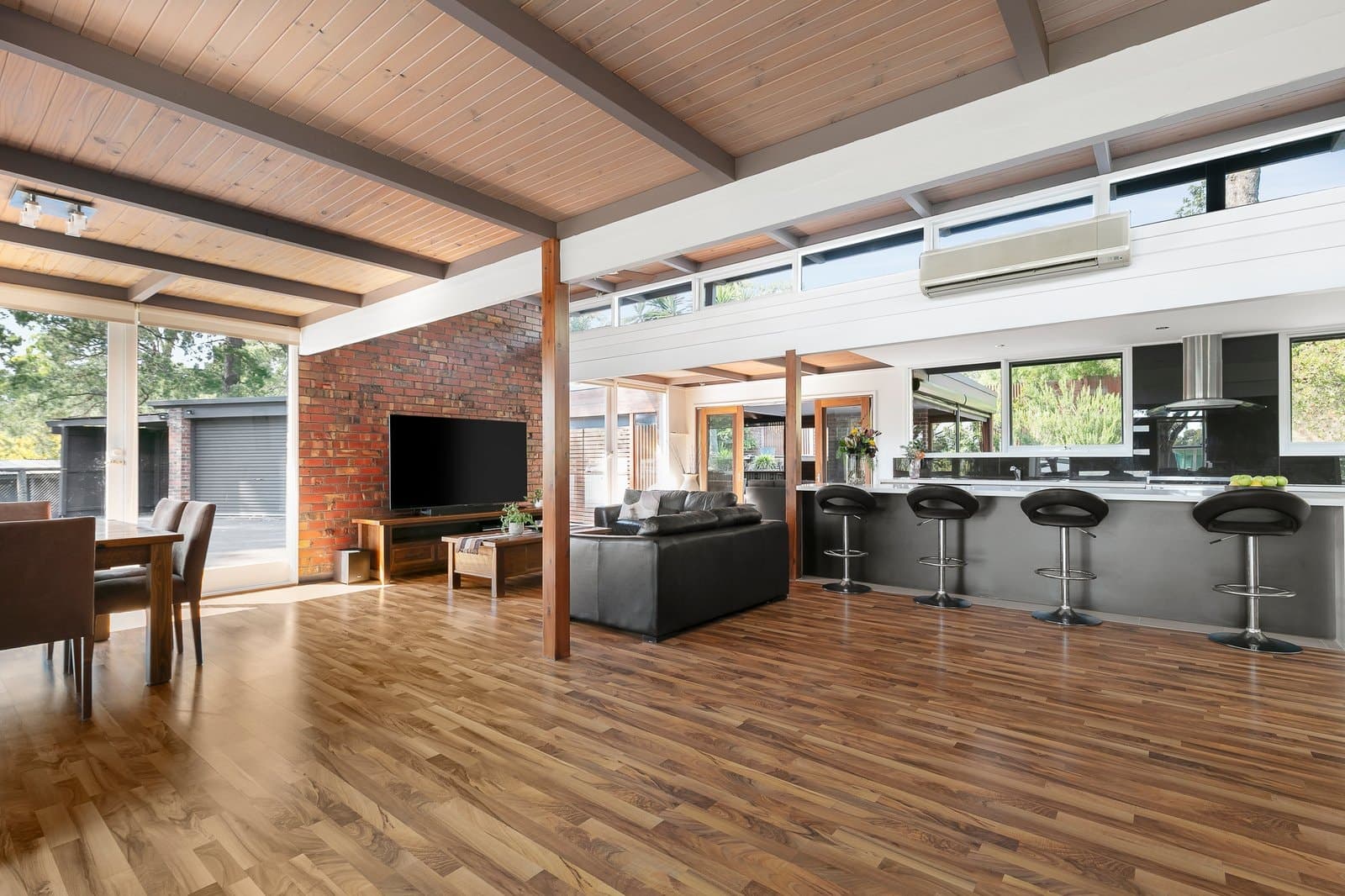 6-8 McEwan Road, Park Orchards - Thumbnail 4