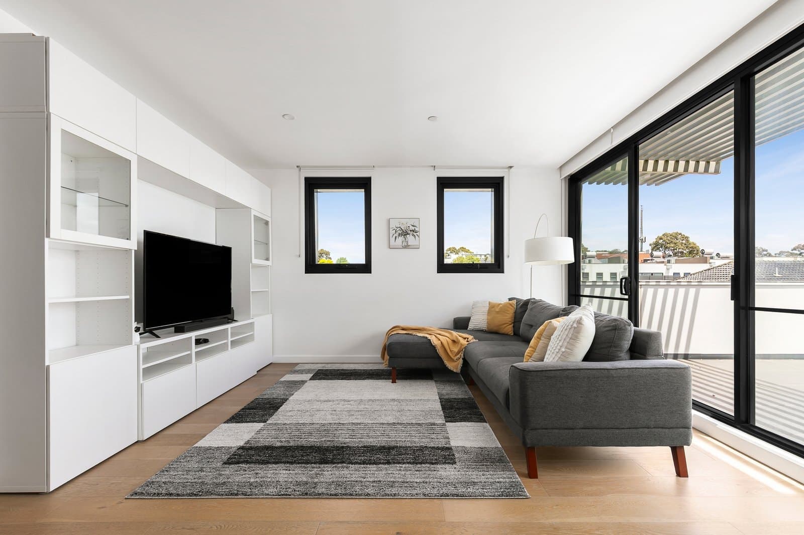 22/33 Queens Avenue, Doncaster - Thumbnail 2