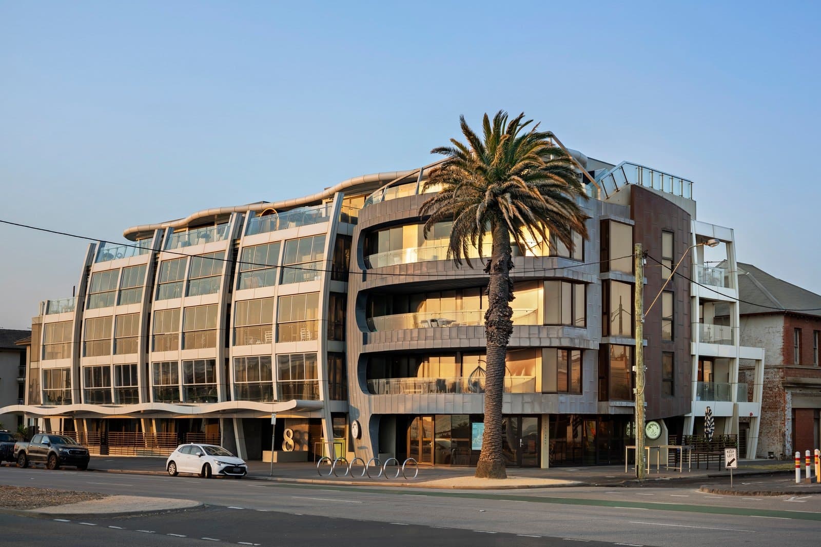 107/88 Beaconsfield Parade, Albert Park - Image 1
