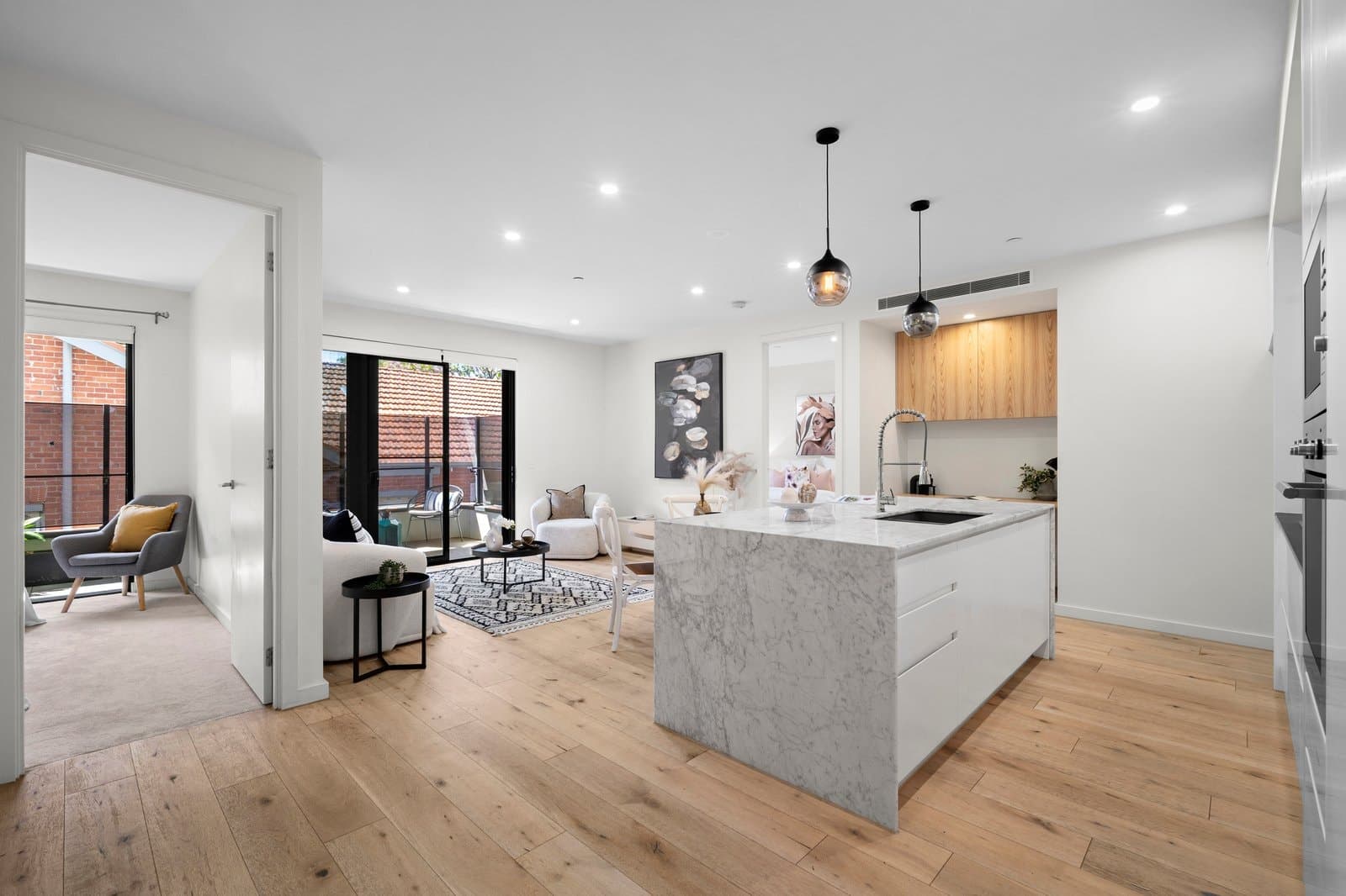 104/4 Littlewood Street, Hampton - Thumbnail 3