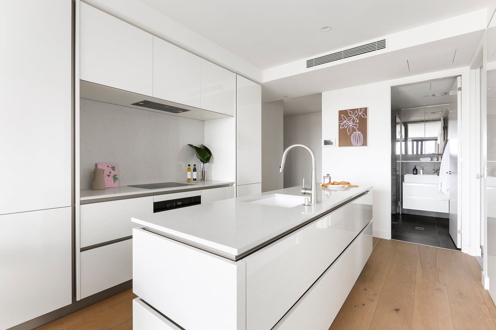 802/10 Lilydale Grove, Hawthorn East - Thumbnail 3