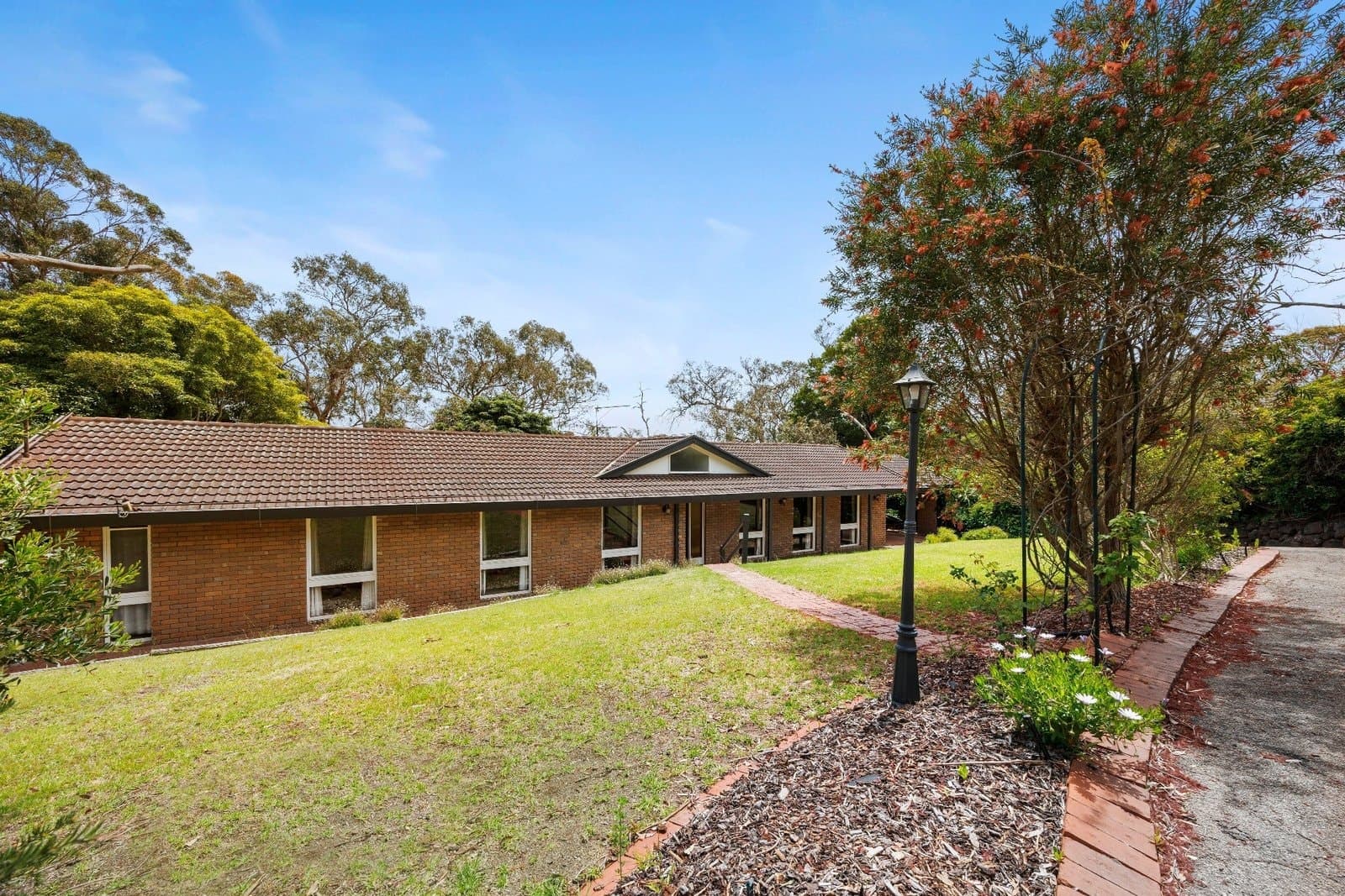 21 Alverstone Grove, Mount Eliza - Thumbnail 2