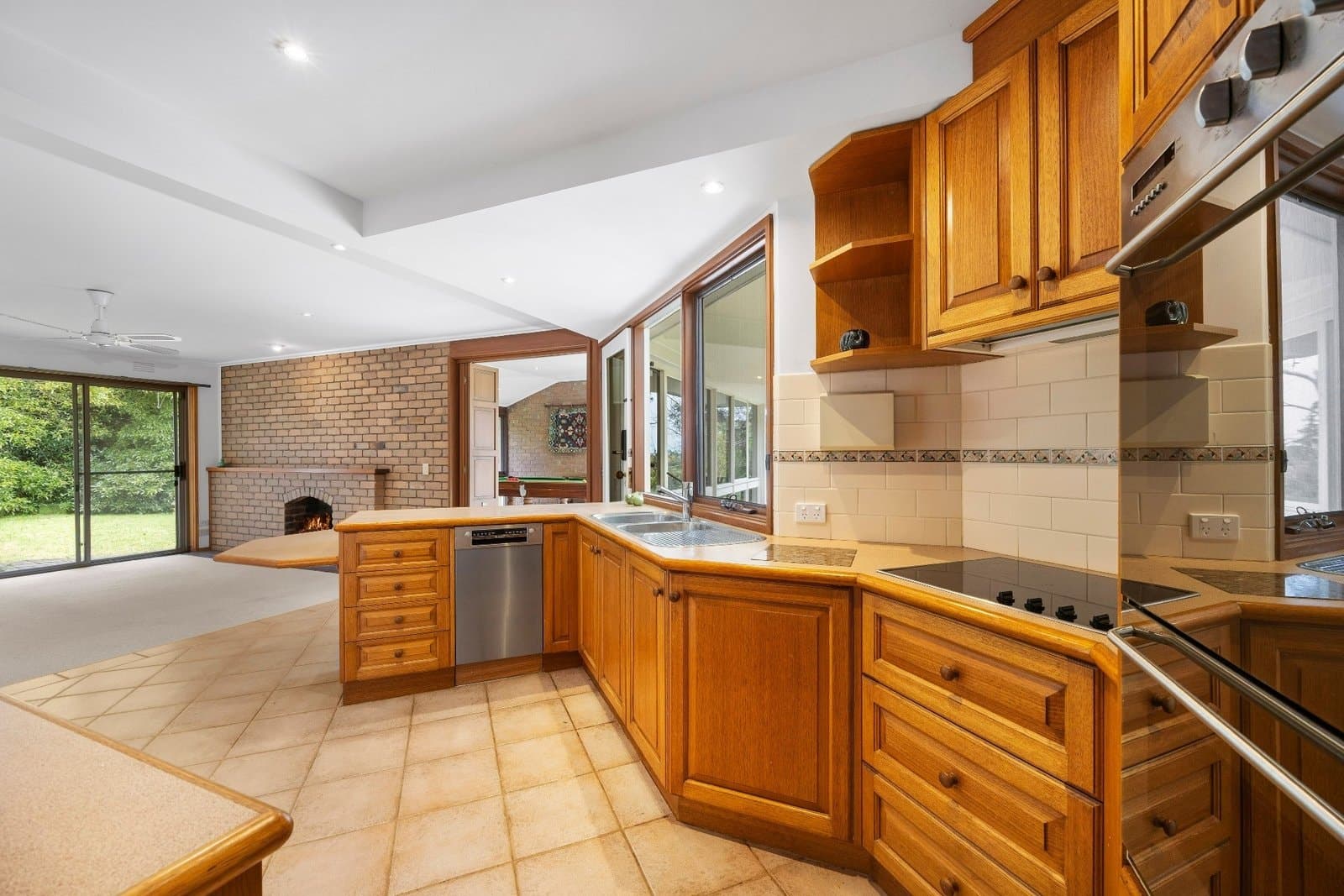 21 Alverstone Grove, Mount Eliza - Thumbnail 4