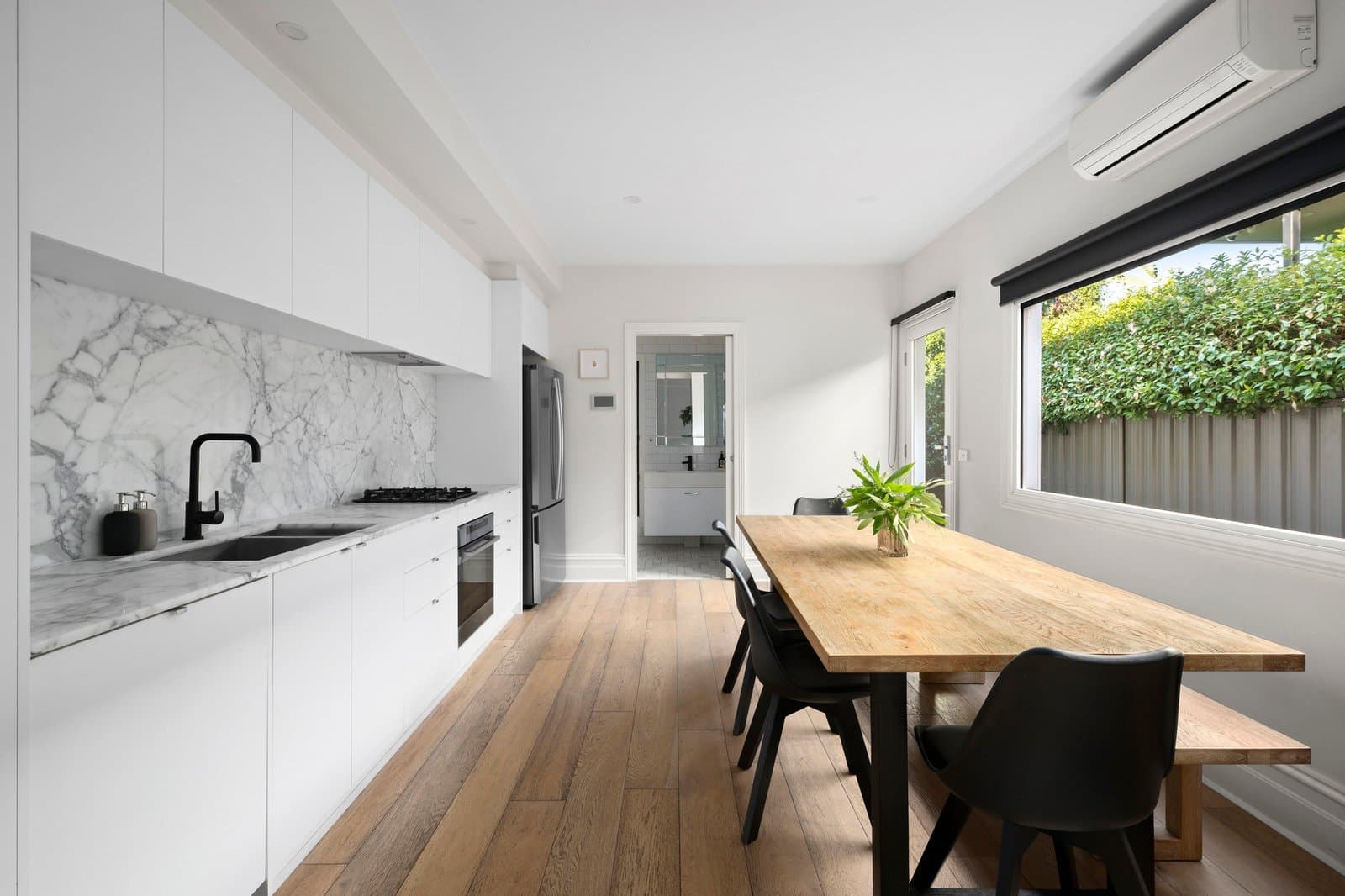 4 Esplanade Place, Port Melbourne - Thumbnail 3