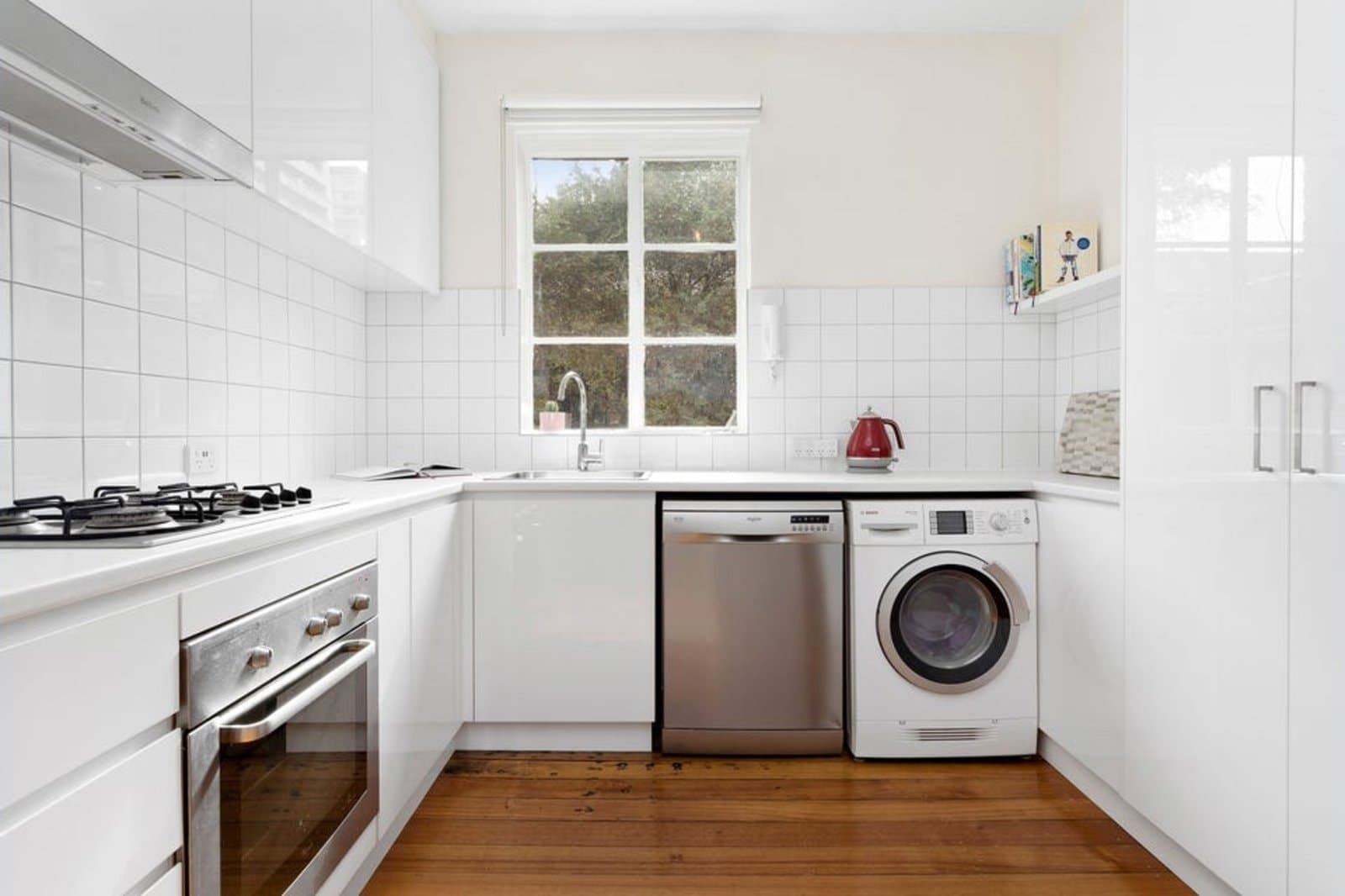 8/59 Queens Road, Melbourne - Thumbnail 3