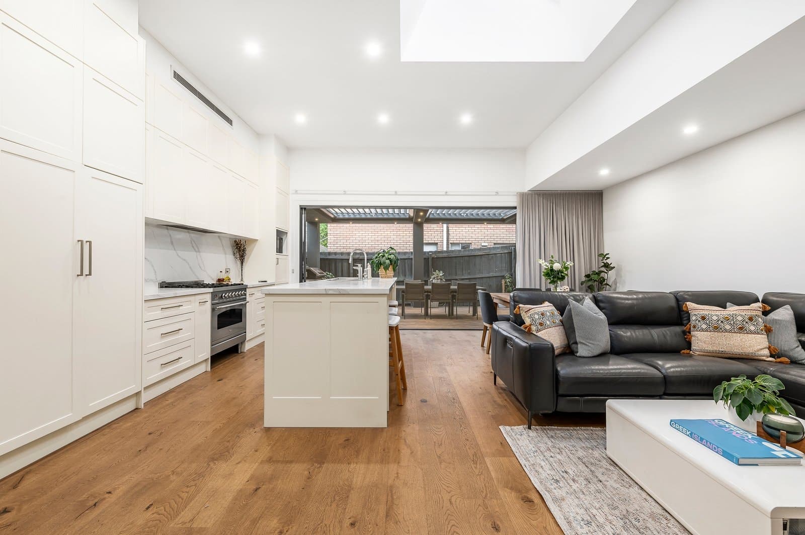 14 Willsmere Road, Kew - Thumbnail 2