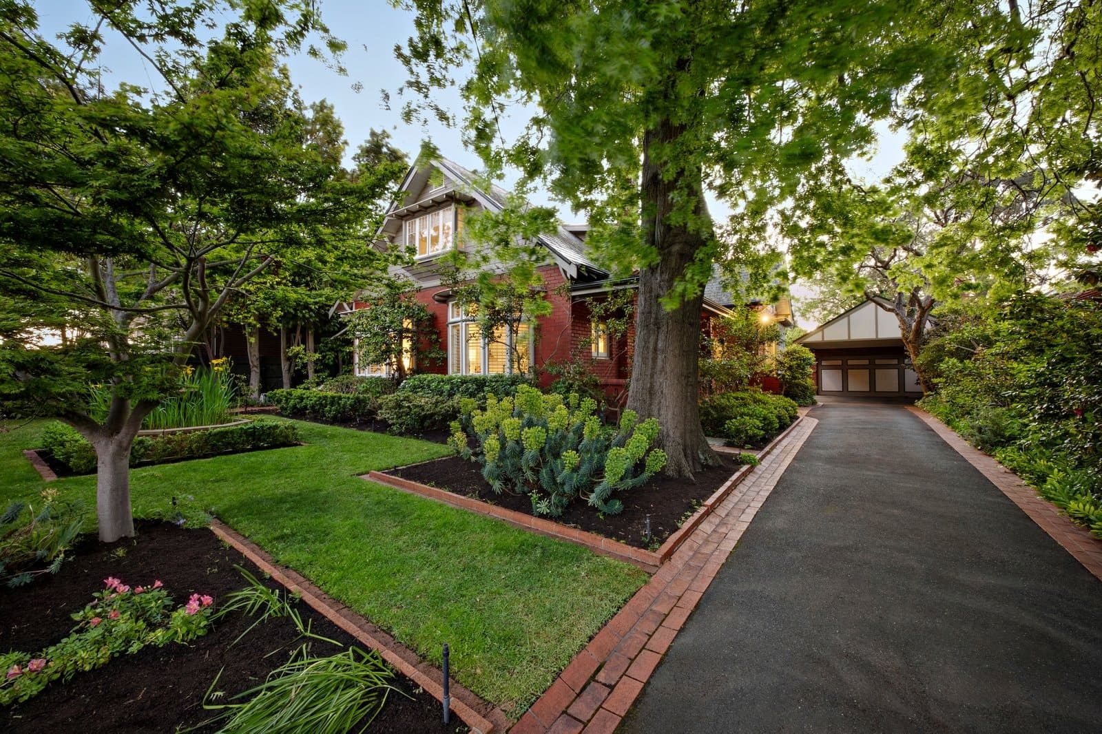 17 Wyuna Road, Caulfield North - Image 1