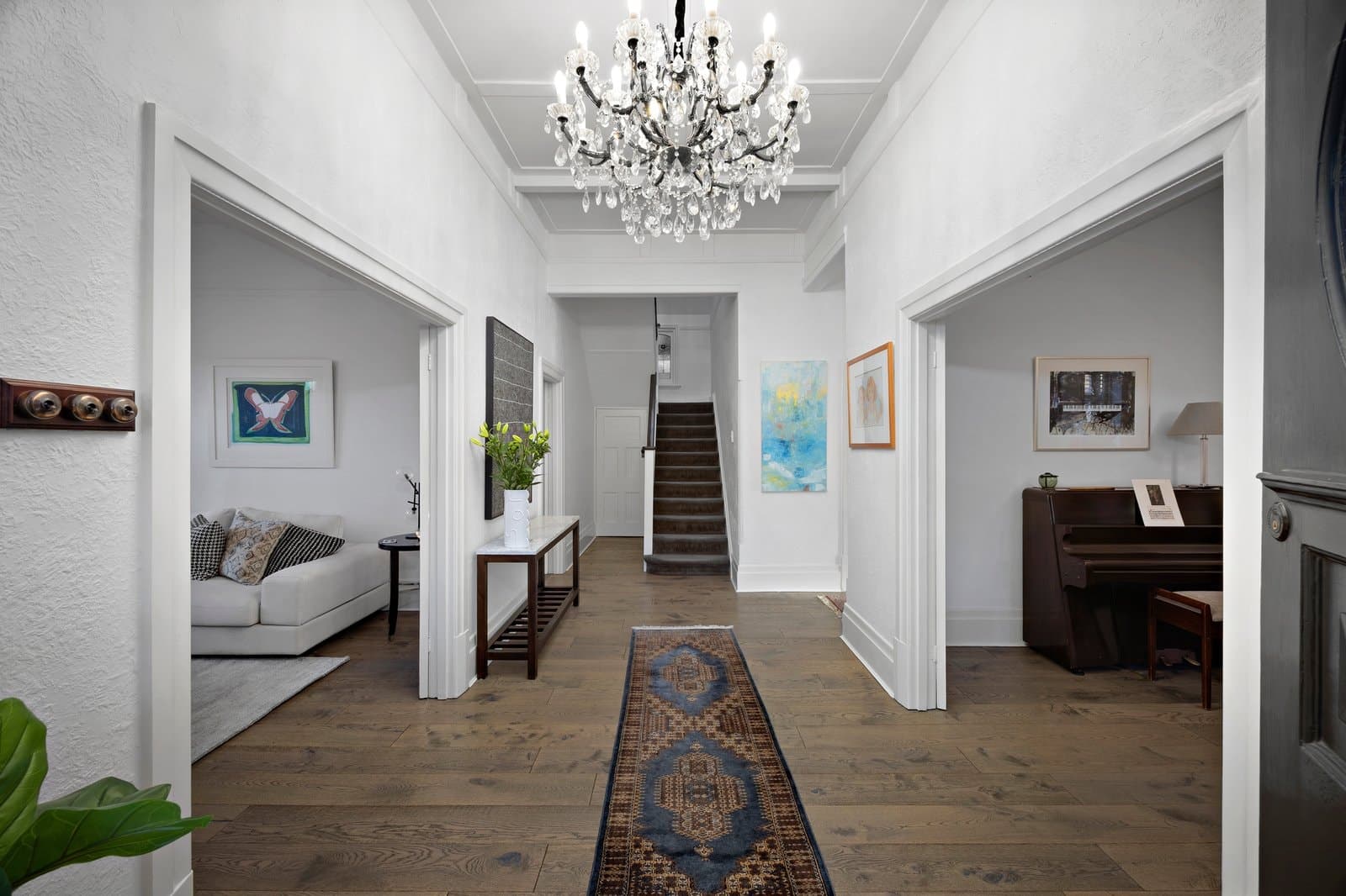 17 Wyuna Road, Caulfield North - Thumbnail 2
