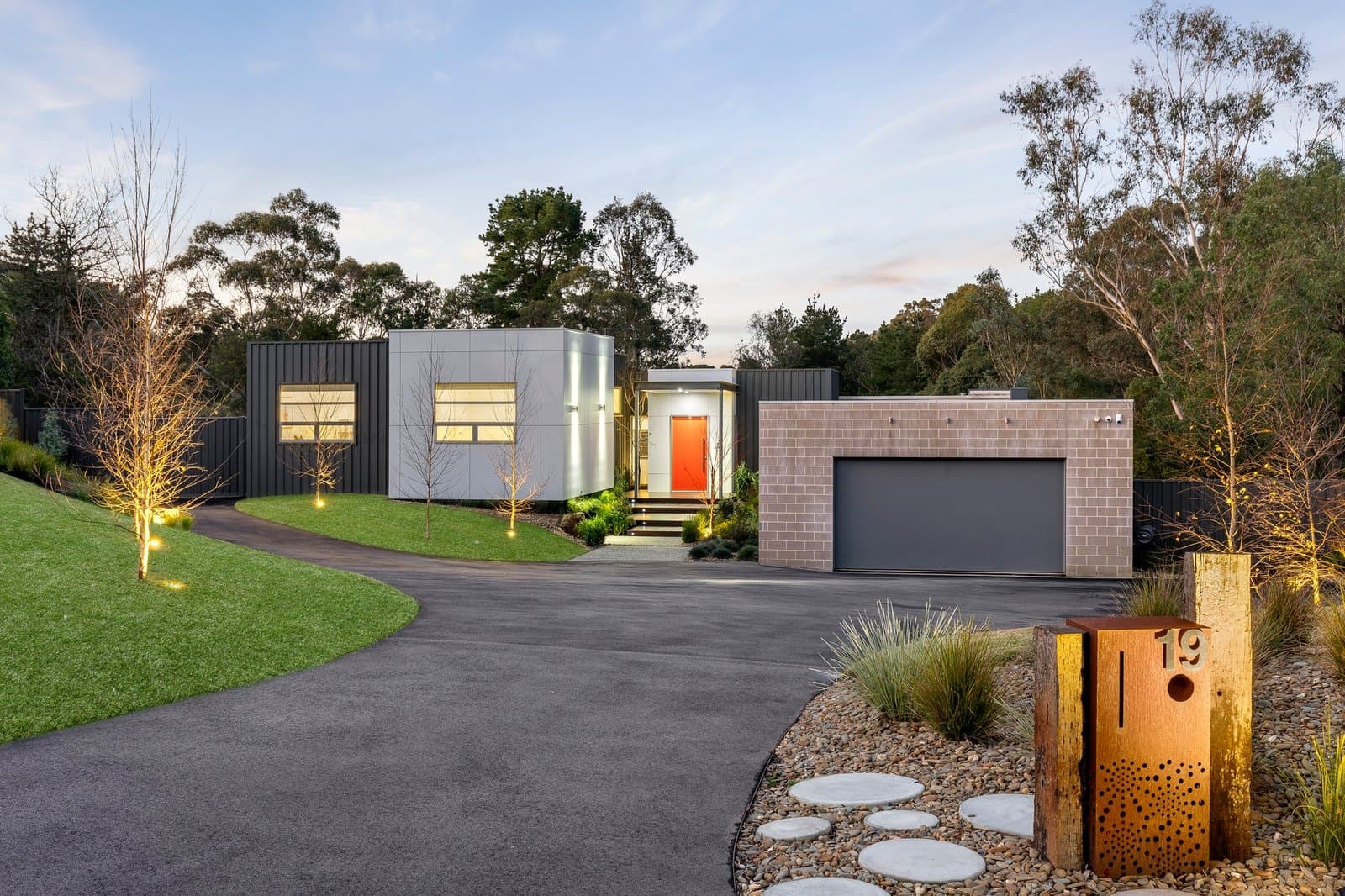 19 Murndal Drive, Donvale - Thumbnail 2