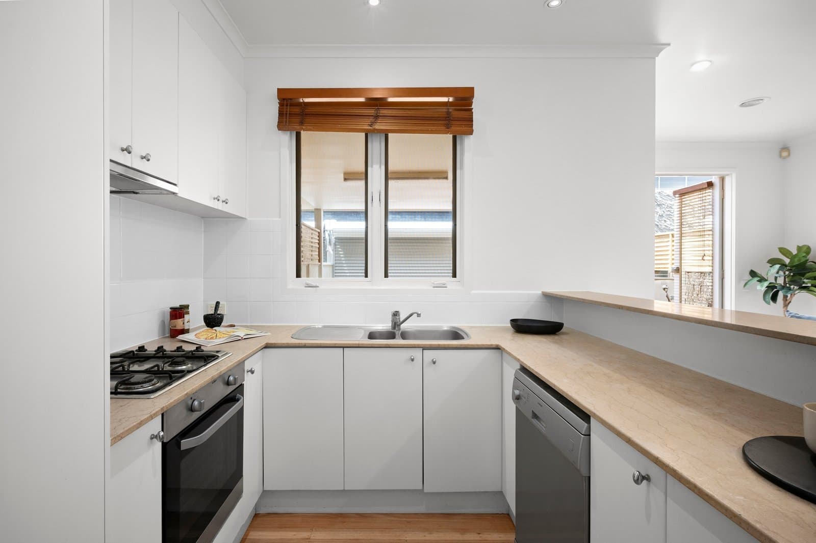 18 Portview Square, Port Melbourne - Thumbnail 4