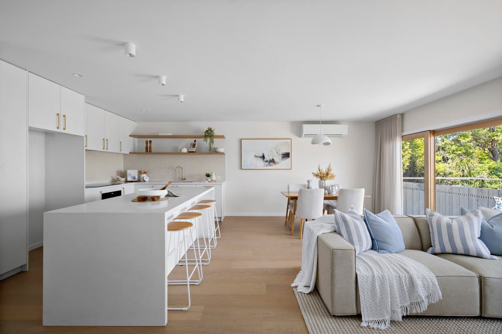 10 Riley Street, McCrae - Thumbnail 2